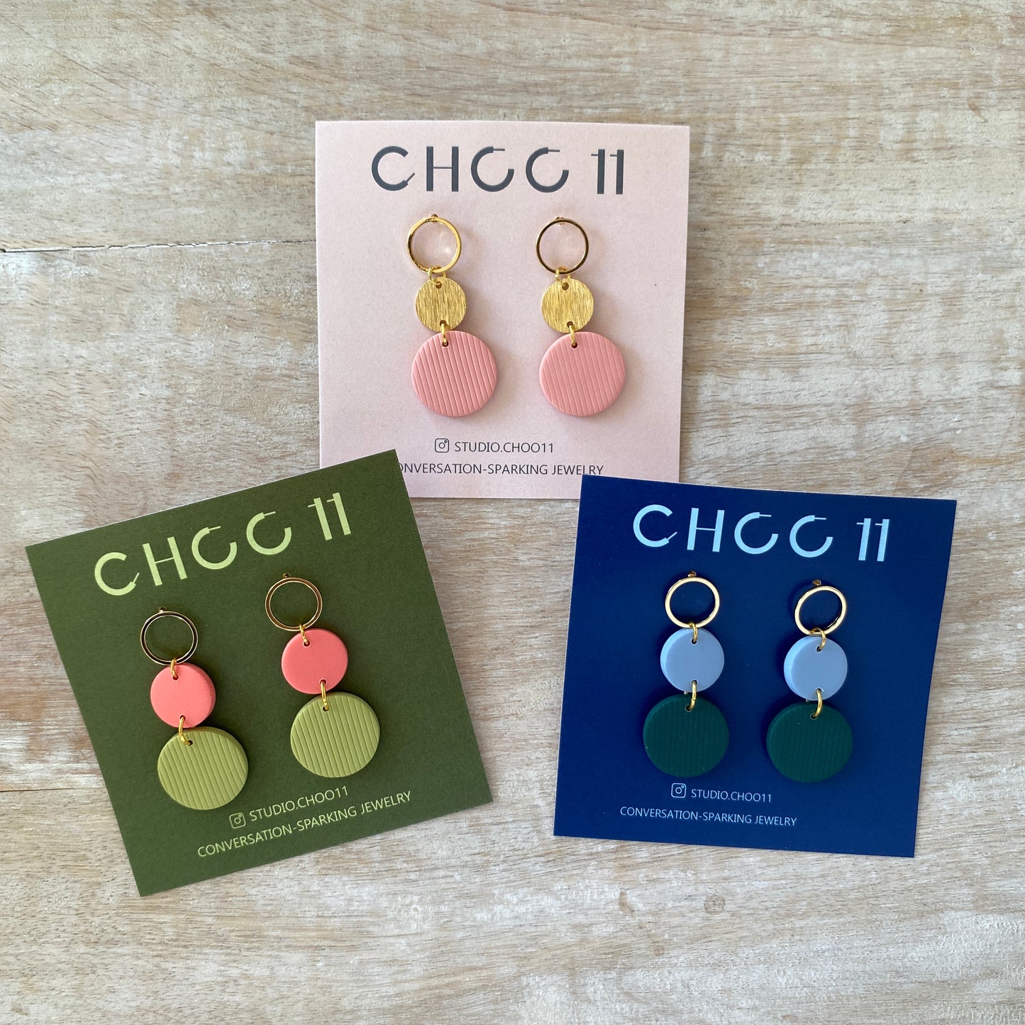 Choo11 Earrings - Susie