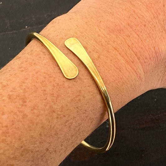 GeoMetricGem - Bypass Cuff