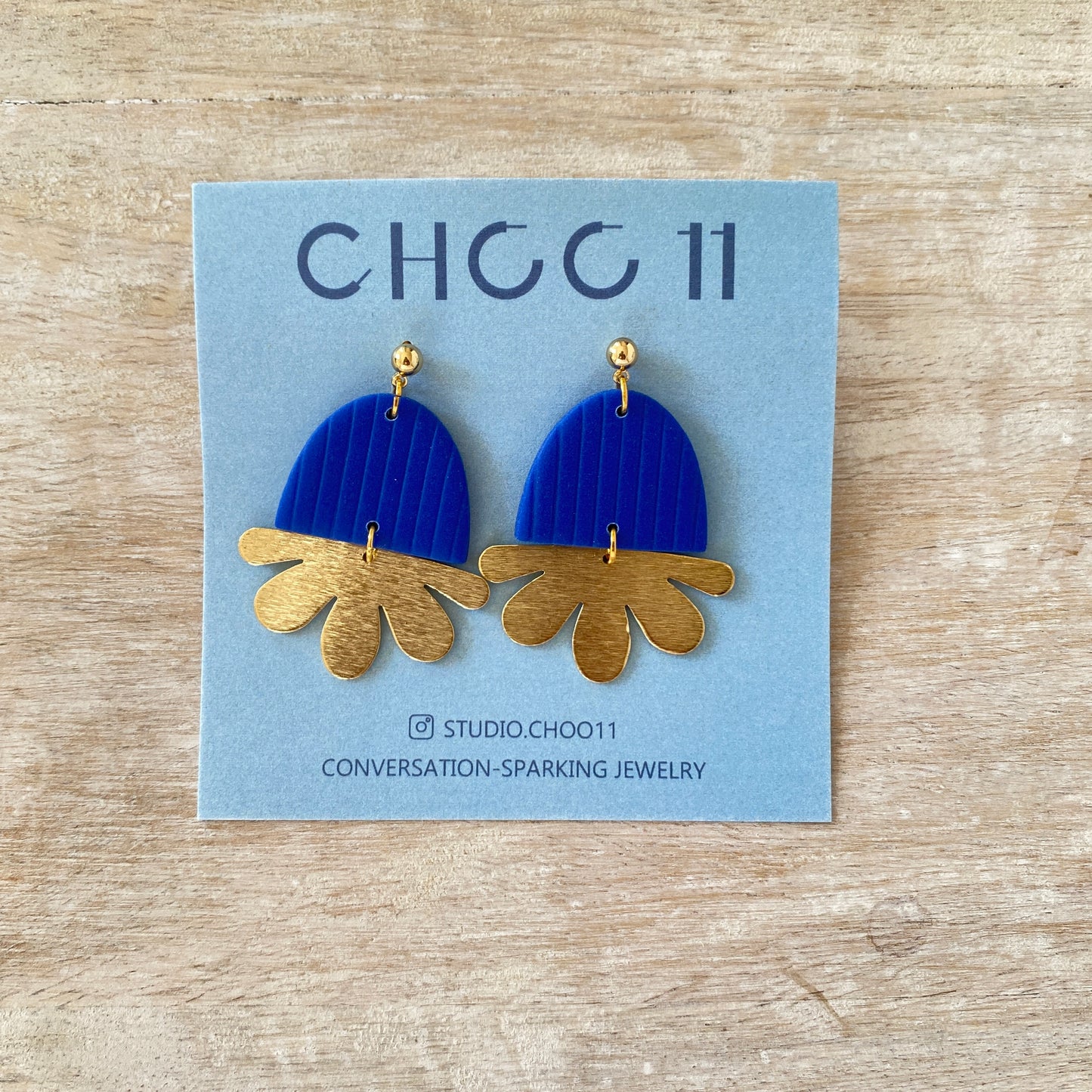 Choo11 Earrings - Amanda